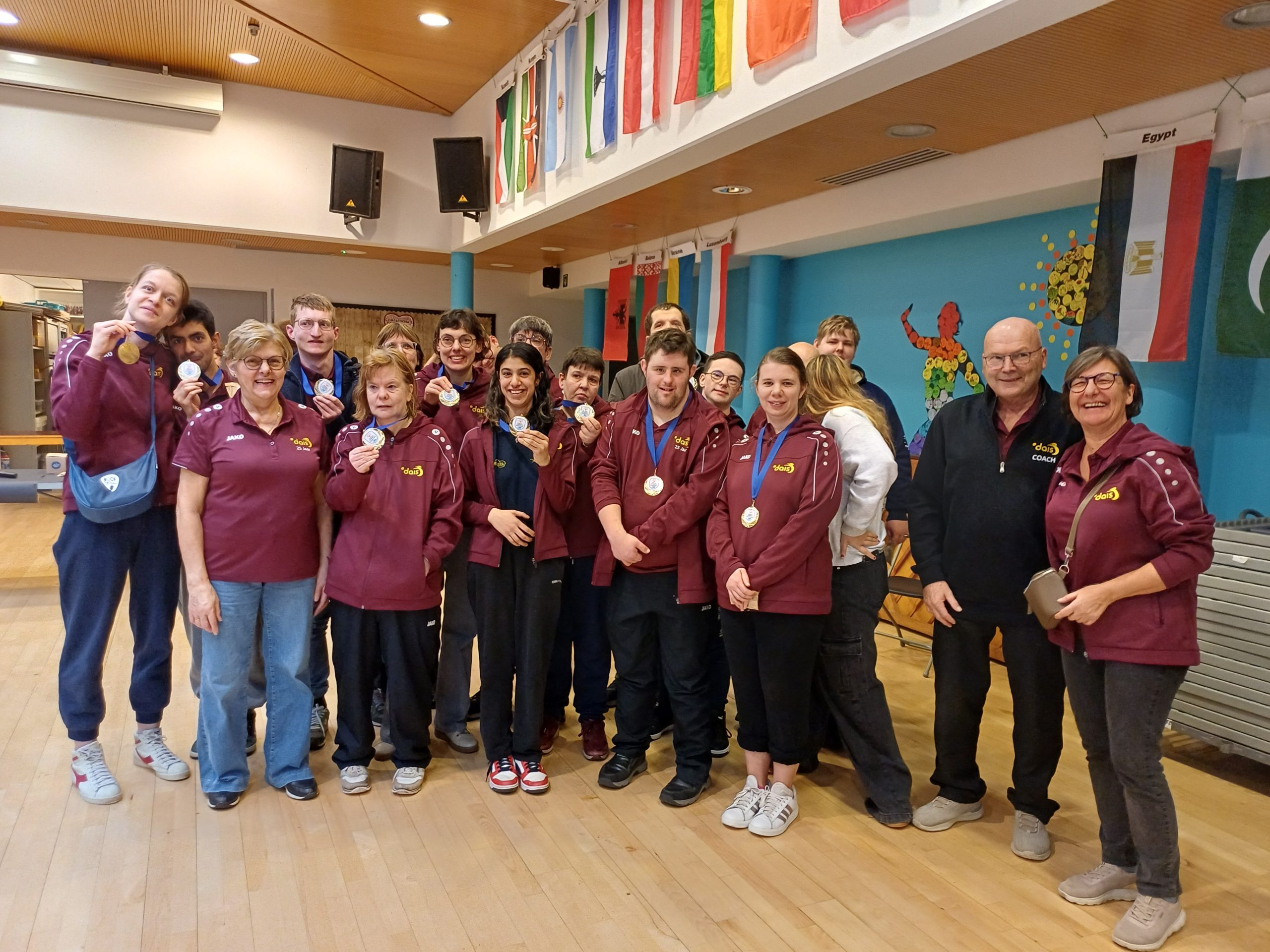 Ons zwemteam in British School